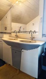 Waschtisch mit Spiegel