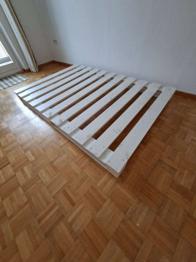 Bettgestell aus Paletten