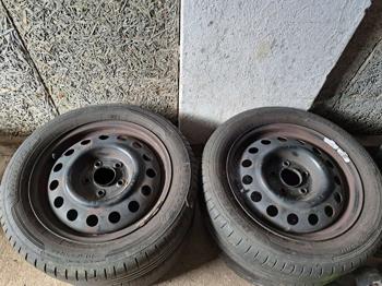 Stahlfelgen mit Sommerbereifung