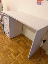 Schreibtisch
