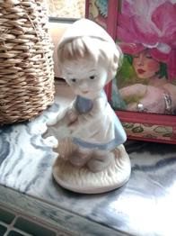 Kleine Porzellan Figur zu verschenken