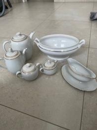 Porzellan mit Goldrand