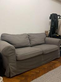 Zu verschenken: Bequeme Couch in gutem Zustand