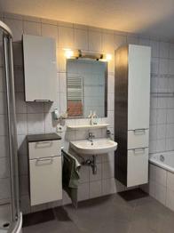 Badmöbel inkl. Waschbecken zu verschenken