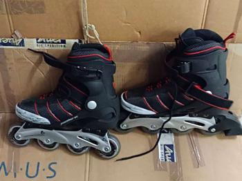 Rollerskates Grösse 40, mit Knie-, Ellbogen- und Handgelenkschoner