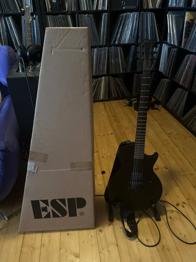 Gitarrenschachtel OHNE GITARRE