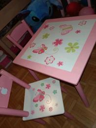 (reserviert) Kindertisch + Stühle