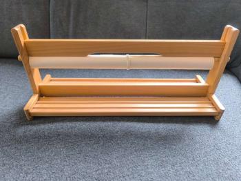 Holzgestell für Zeichenrolle mit Stiftablage