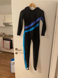 Turnanzug glänzend, 164