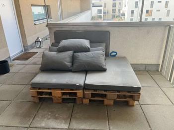 (reserviert) Paletten mit 3 Auflagen und 7 Polster