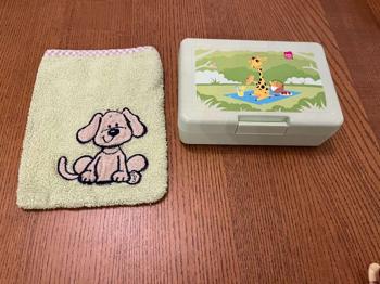 Waschlappen und Dose