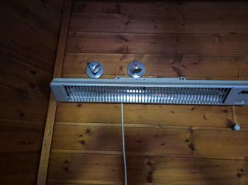 Heizstrahler für Wickelkommode o.ä.