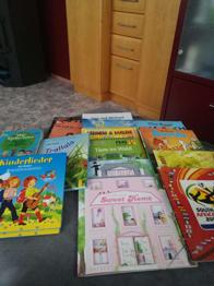 Bücher und Puzzles