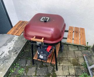 (reserviert) Gebrauchter Holzkohlegriller abzugeben