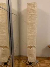 Ikea Stehlampe. Papier und eine Halterung Kaput