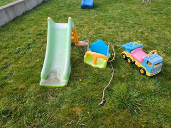 (reserviert) Rutsche, Schaukel, Rutschauto