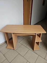 Schreibtisch