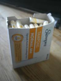 Tampons Normalgröße Eigenmarke fast volle XL Packung
