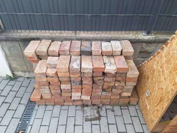 (reserviert) 200 Ziegelsteine zu verschenken