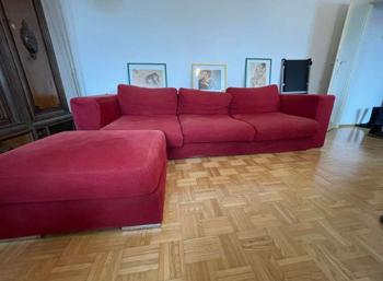 Rotes Sofa