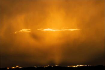 Druck: Wolken bei Sonnenaufgang im Burgenland 64x96cm