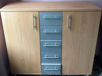 Verschenke eine Kommode!