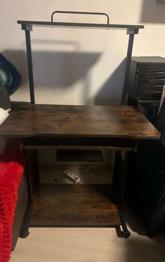 Schreibtisch mit Rollen zu verschenken