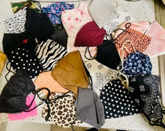 Kleine Stoffreste Mundschutz -Masken evtl. zum Nähen etc.