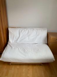 Klappsofa mit Buchenholz zu verschenken