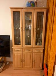 Vitrinenkommode