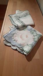 2 Stk. Mitteldecken quadratisch