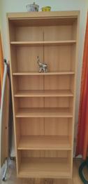 Bücherregal