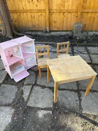 Kinder Tisch + Regal