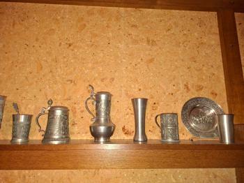 (reserviert) Zinn - Becher, Krug, Vase, Zierteller