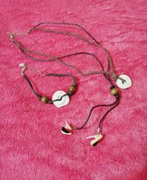 Halskette & Armband mit Muschelanhängern (NEU)