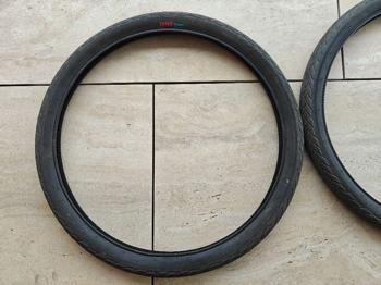 2x 24 Zoll Fahrradreifen sehr wenig gefahren.