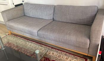 Graues Sofa