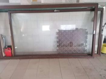 Kippfenster mit Aussenrollo elektrisch