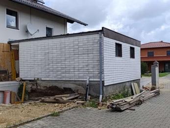 Wandverkleidung außen, schon abmontiert