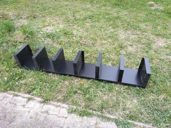 (reserviert) Regal Bücherregal Wandregal, Farbe schwarz, vermutlich vom Ikea