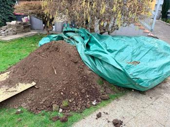 Aushuberde / Gartenerde