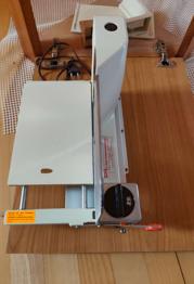 Brotschneide Maschine mit Eckkastl