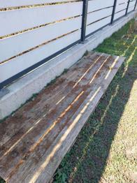 6x gemerkt, bitte abholen! 2 Holzbretter, 2,30 x 70 cm, sie liegen übereinander. Basteln, heizen, abdecken, Unterstand für Tiere machen.