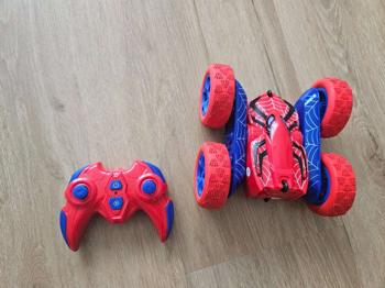 Ferngesteuertes Auto