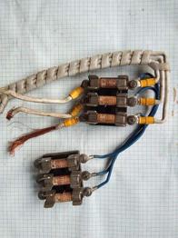 Sicherungen 25 A und 15 A Sicherungsblock