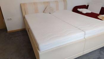 (reserviert) Doppelbett NEUWERTIG mit Stauraum inkl Lattenrost und Matratze