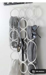 Hänge-Aufbewahrung für Schals KOMPLEMENT