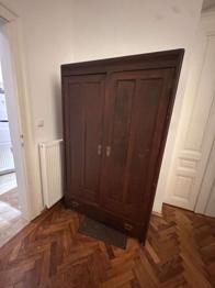 Kleiner Jugendstil Kasten zu verschenken. Abzuholen in 1130 Wien bis Sonntag.