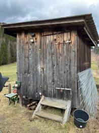 Holzhütte zu verschenken