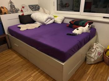 Ikea Bett ( BRIMNES, 4 Schubladen) mit Kopfteil u. Lattenrost